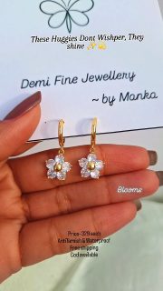 These Huggies dont blend in, They define the Look ✨🌸💫🌸
Price just - 329 per pair
In frame - Bloome Huggies
Four petal Huggies
Blossom Mist Huggies
AntiTarnish Waterproof and Skinfriendly
Suitable for daily wear
Designed to sit close, shine harder, and steal attention without trying. That perfect everyday hug your ears didn't know they needed effortless, elegant, and dangerously addictive.
🤍✨