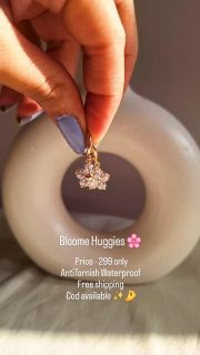 Best seller is Restocked after a long wait 🤌🌸
Bloome Huggies
Price - 299 only
AntiTarnish Waterproof and Skinfriendly
Suitable for daily wear
Light weight - all day comfort 🫶